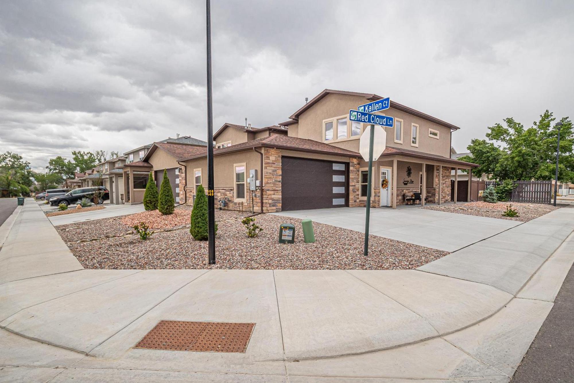 New! Sunrise Mesa- Modern W- Balcony Fenced Yard Apartment Grand Junction Exterior photo