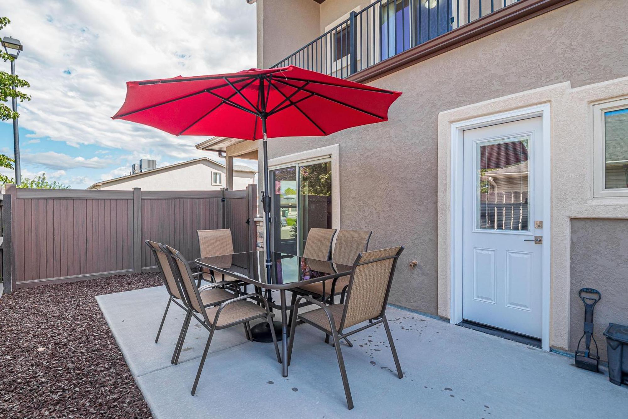 New! Sunrise Mesa- Modern W- Balcony Fenced Yard Apartment Grand Junction Exterior photo