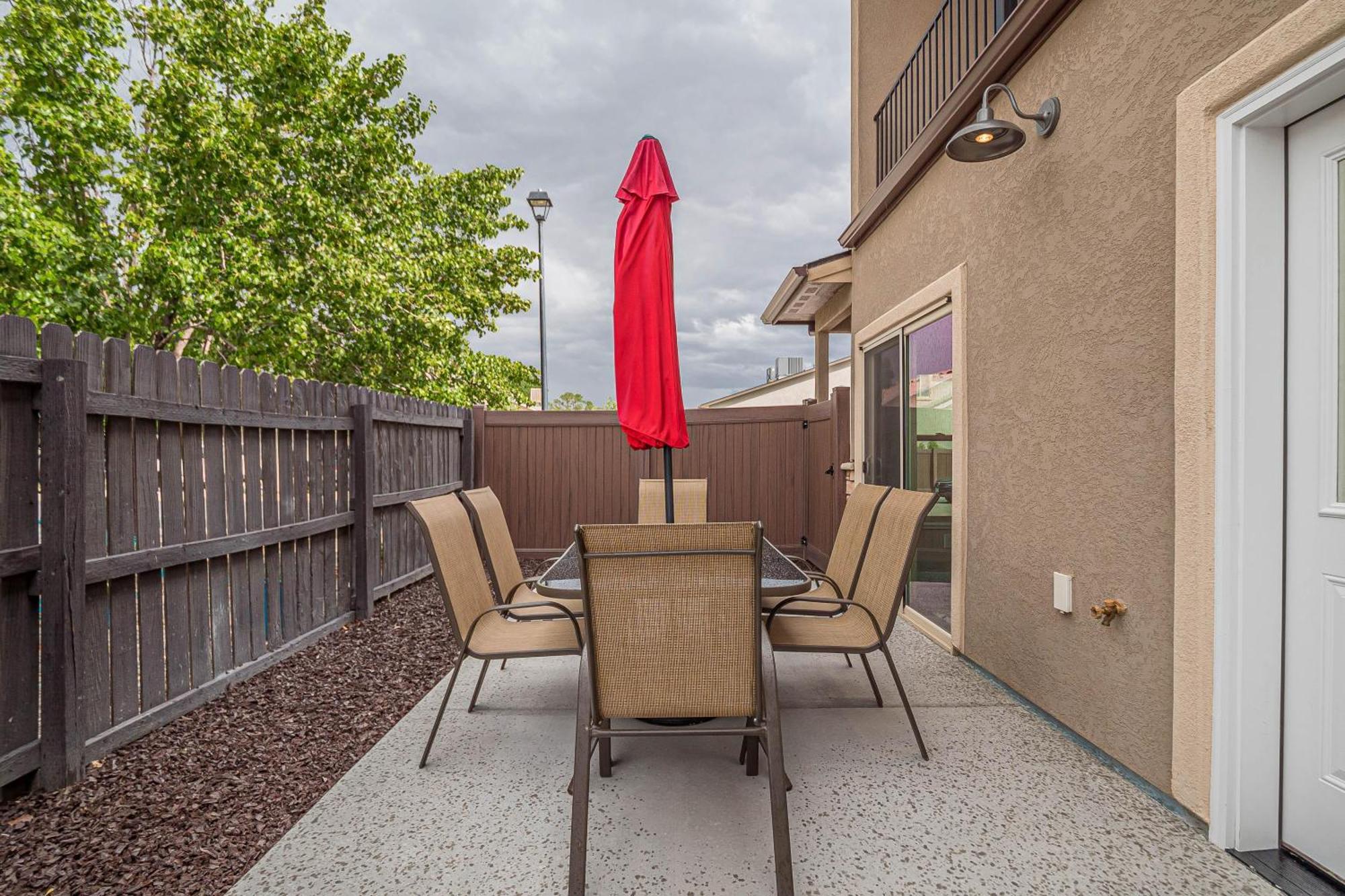 New! Sunrise Mesa- Modern W- Balcony Fenced Yard Apartment Grand Junction Exterior photo