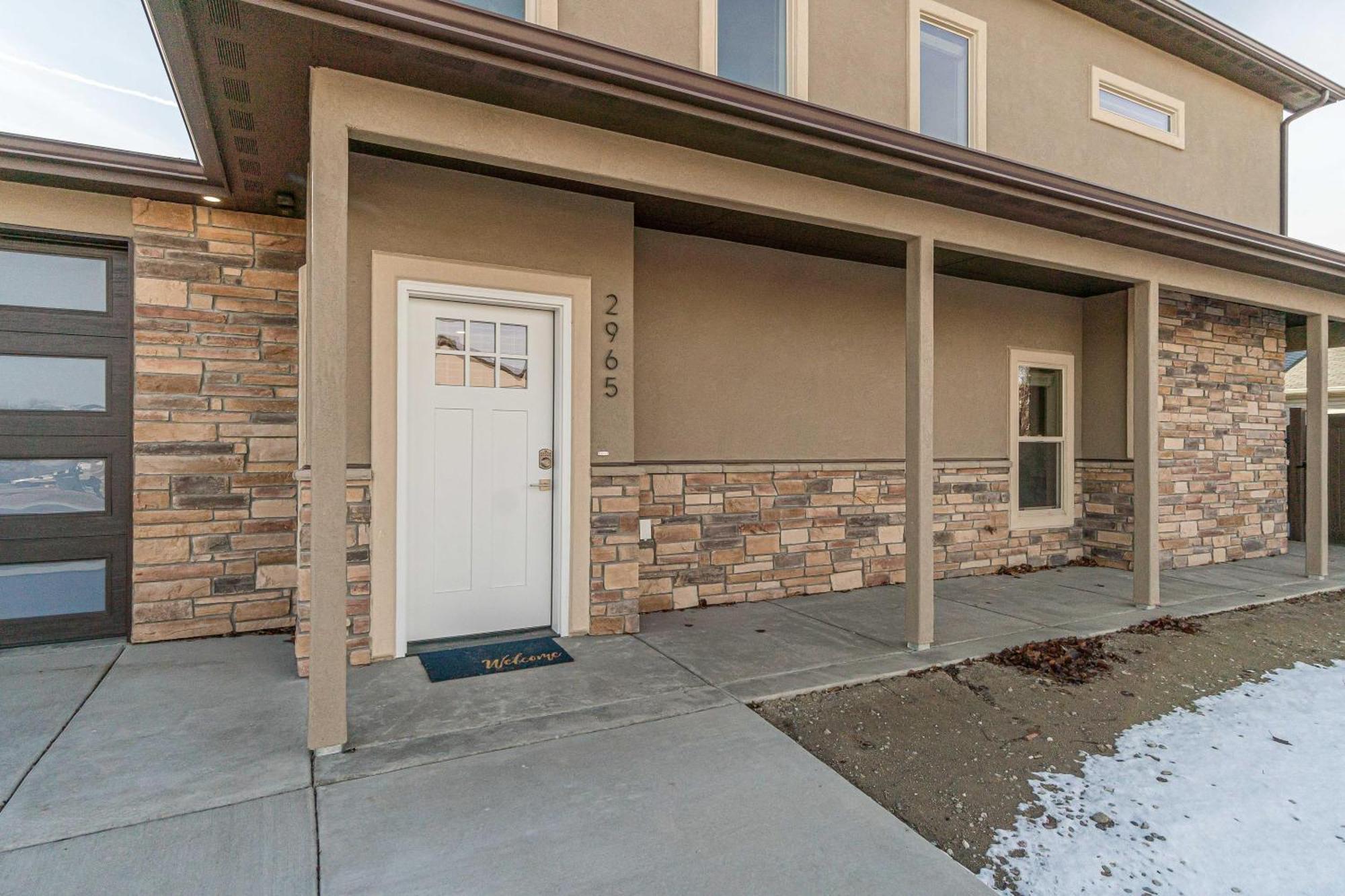 New! Sunrise Mesa- Modern W- Balcony Fenced Yard Apartment Grand Junction Exterior photo